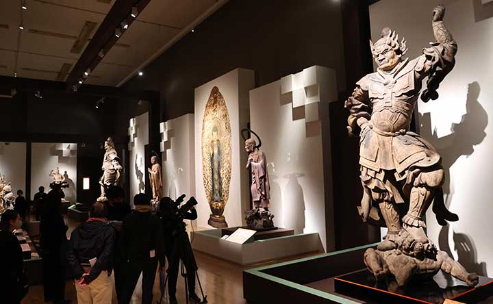 特別展「東福寺」開幕…「仏手」など巨大伽藍を体感、吉山明兆の