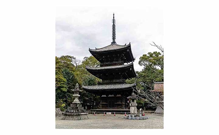 三重塔 住民の宝1】本瓦葺き屋根 全面葺き替え － 90年ぶりの本格的